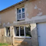 לינה וארוחת בוקר Moulin De Saza 3*
